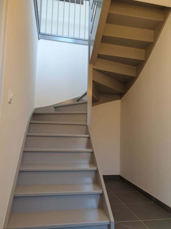 Escalier intérieur en bois et métal